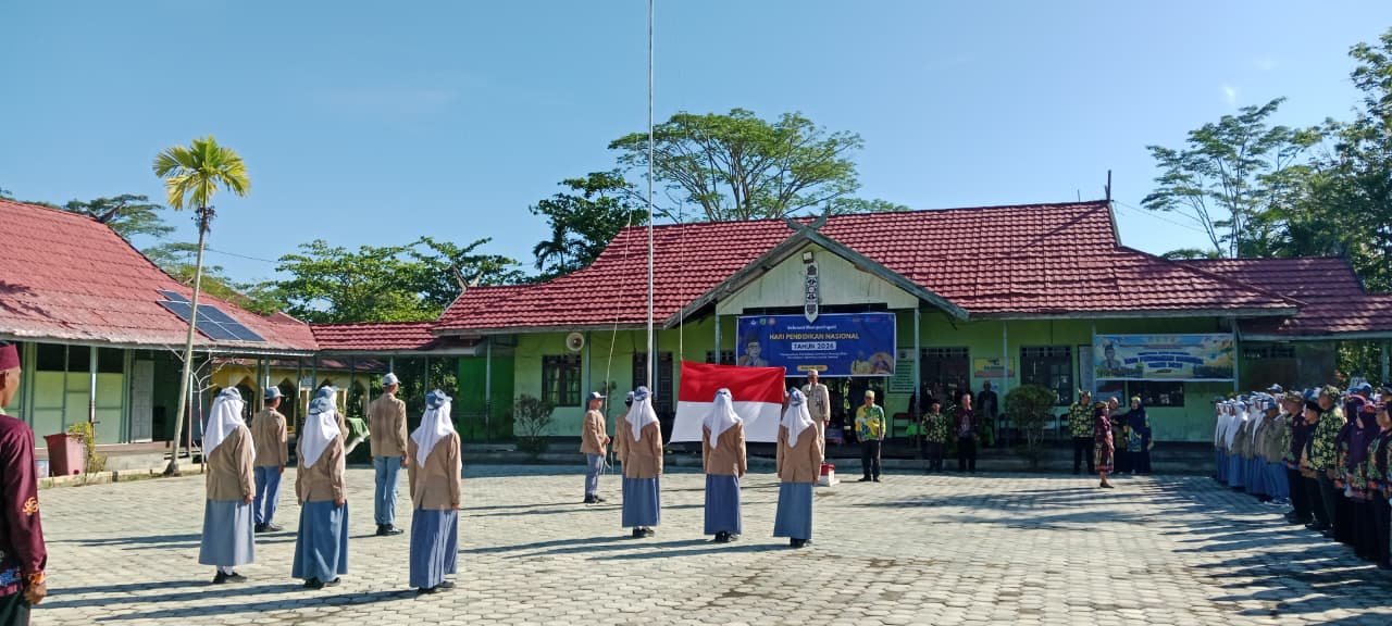 SMAN 1 Kahayan Kuala Sukses Gelar Upacara Hardiknas 2026, Teguhkan Semangat Pendidikan Berkualitas untuk Semua